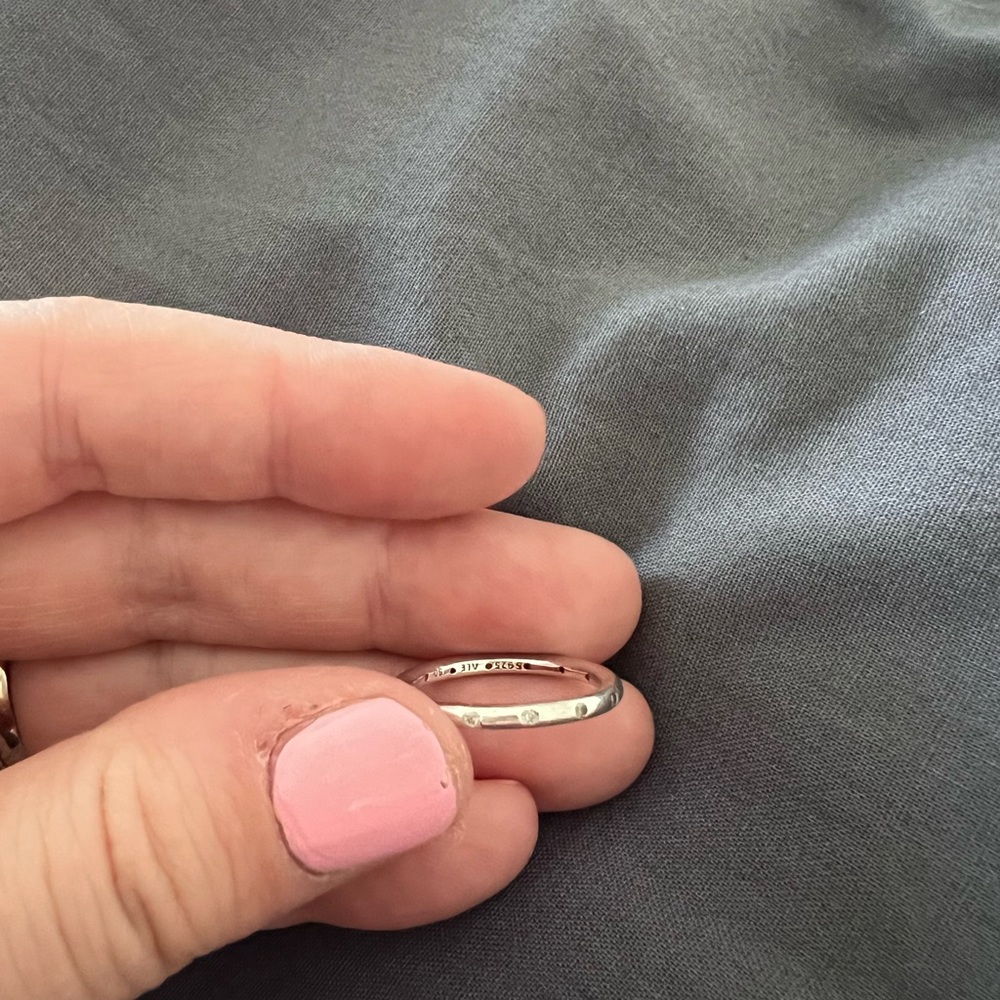 Pandora Simple Sparkling Band Ring